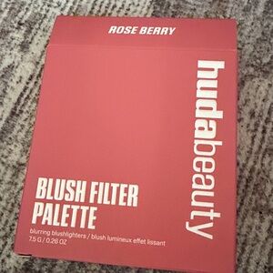 HUDA BEAUTY Blush Filter Palette